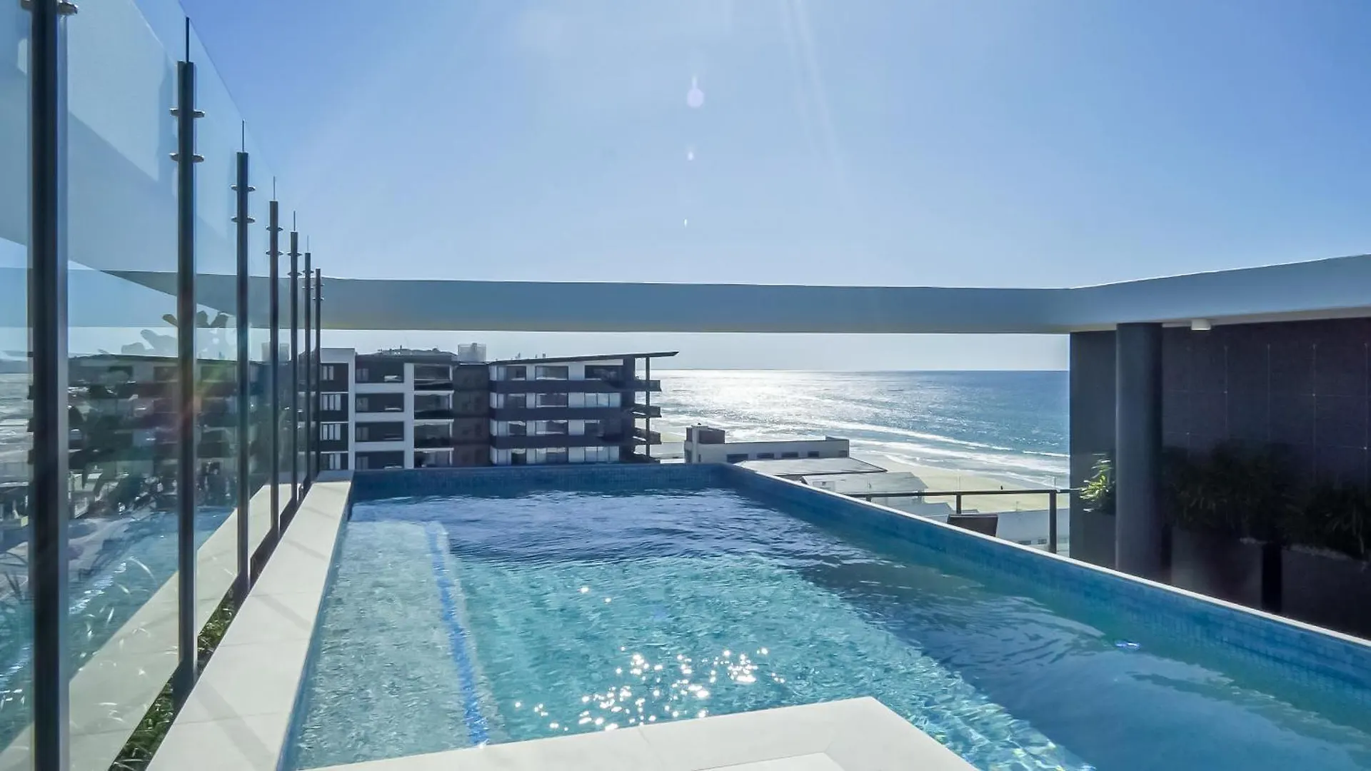 Palmy Ocean Oasis Apartment Gold Coast